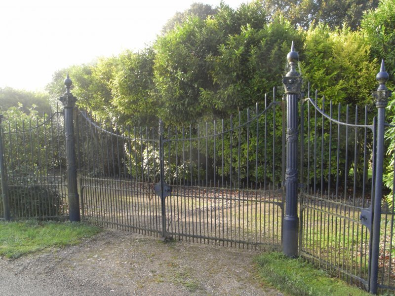 Aulage gates